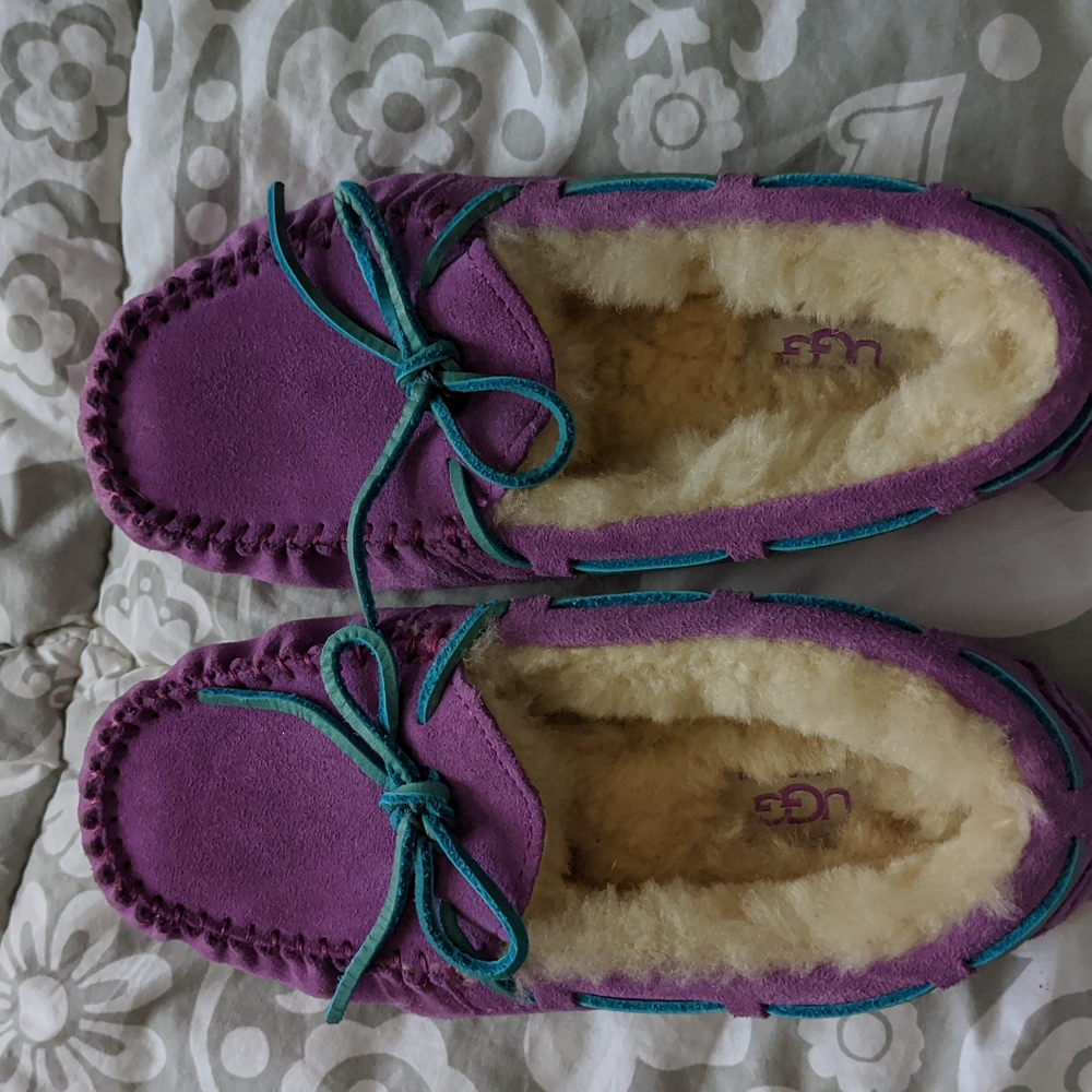 Girls Uggs size 2